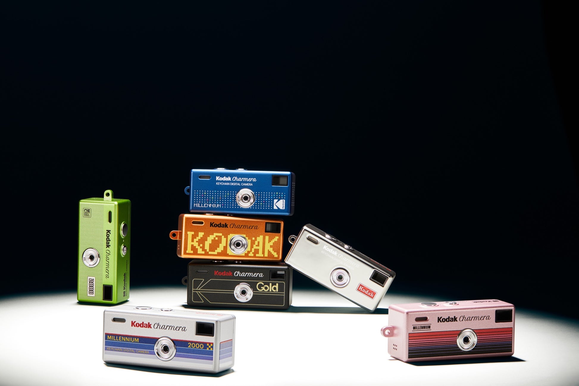 KODAK CHARMERA Millennium 黑色 Black 千禧數位相機 暗調聚光全色系收藏情境