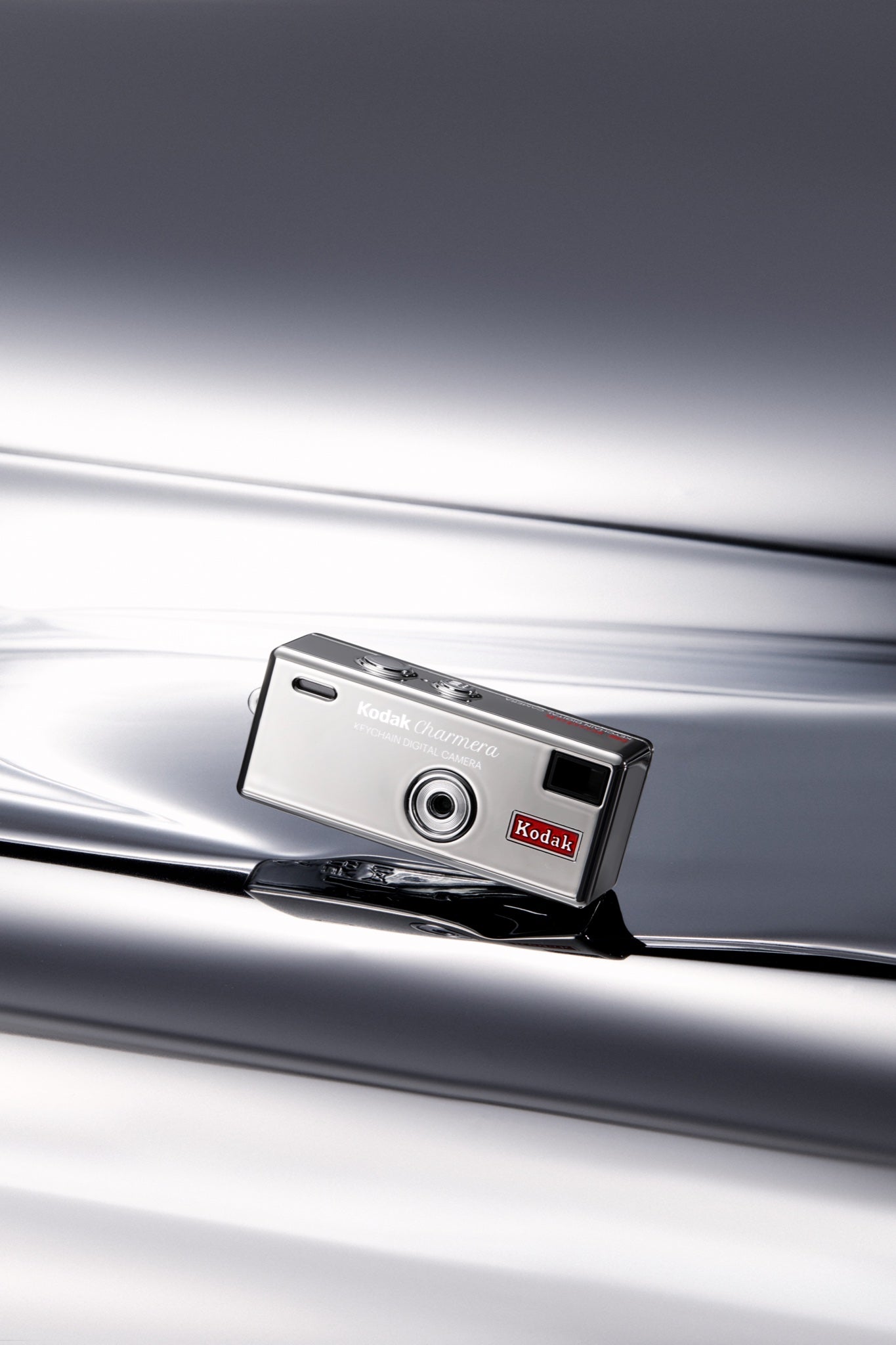 KODAK CHARMERA Millennium 銀色 Silver 千禧數位相機 金屬光澤情境